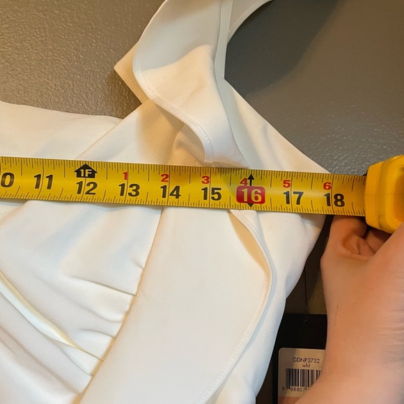 NWT Guess Sz 10 Women’s White Ruffle Strappy Mini Bodycon Lined Dress Ret $128! - Picture 7 of 13